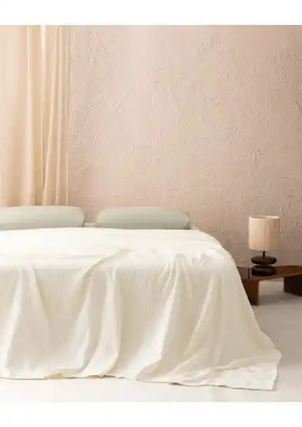 Madame Coco Madelyn Çift Kişilik Pamuk Yatak Örtüsü: Şıklık ve Konforun Buluşması