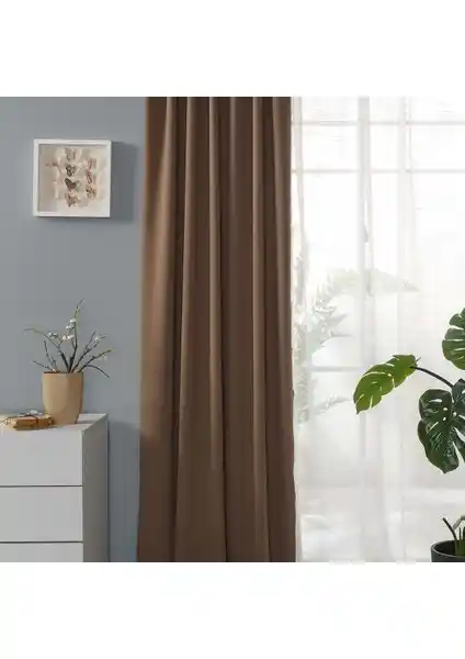 Miabella Home Blackout Güneşlik Perde 145x210cm'den 145x280cm'ye çeşitli ölçü seçenekleriyle modern kullanım