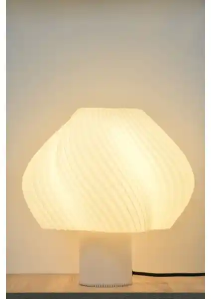 Modern Beyaz Abajur - Estetik ve Fonksiyonelliği Bir Arada Sunan Dekoratif Aydınlatma Ürünü