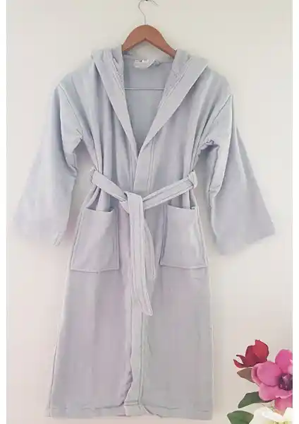 My Sweet Baby Kadife Çocuk Bornozu: Yüksek Konfor ve Şık Tasarım ile Güvenli Kullanım