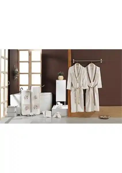 Nurpak Meltem Aile Bornoz Seti: Şıklık ve Konforu Bir Arada Sunan Yüksek Kaliteli Banyo Seti
