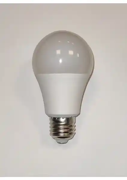 Oktay 10W LED Ampul: Yüksek Performans ve Güvenilirlik Sunan Modern Aydınlatma Çözümü