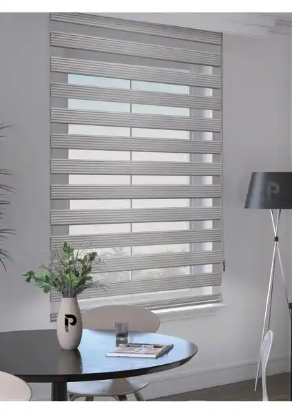 Perle Pleksili Açık Gri Zebra Perde: Şık Tasarım ve Kolay Kullanım Özellikleri