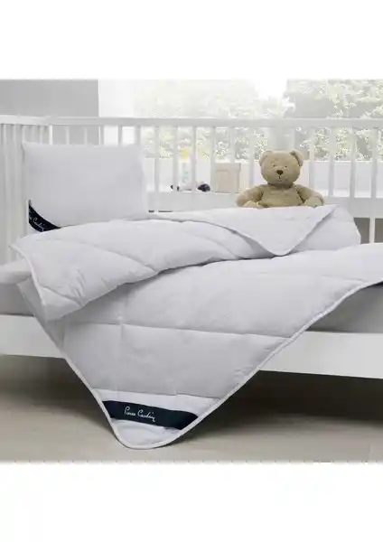 Pierre Cardin Bebek Yastığı: Konfor ve Güvenlik Sağlayan Yüksek Kaliteli Uyku Yardımcısı