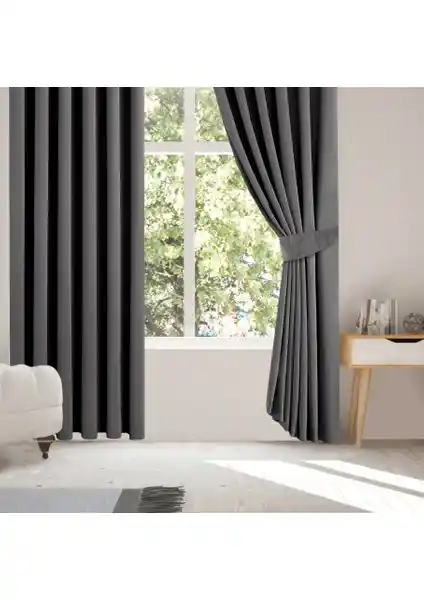 Pierre Cardin Siyah Karartma Perdeleri Modern ve Şık Tasarımıyla Göz Kamaştırıyor