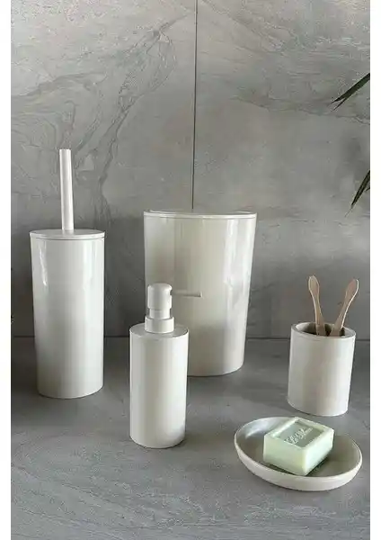 Primanova 5 Parça Banyo Seti Modern Tasarımı ve Dayanıklı Malzemeleriyle Şıklık Sağlar