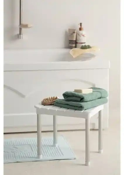 Primanova Okaliptus Banyo Taburesi: Estetik ve Dayanıklı Tasarım ile Güvenli Kullanım