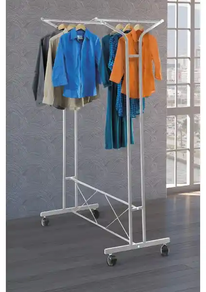 RetoDesign V Konfeksiyon Ayaklı Tekerlekli Askı: Dayanıklı ve İşlevsel Modern Kıyafet Askısı