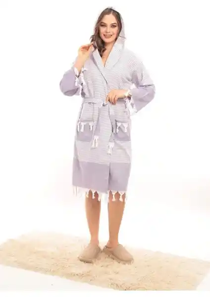 Rozet Tekstil Hürrem Mor Püsküllü Kapüşonlu Bornoz Unisex Şık ve Konforlu Tasarım