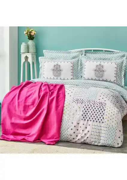 Sarah Anderson Bahiti Çift Kişilik Nevresim Takımı: Konfor ve Estetiğin Uyumuyla Yatak Odası Dekorasyonu