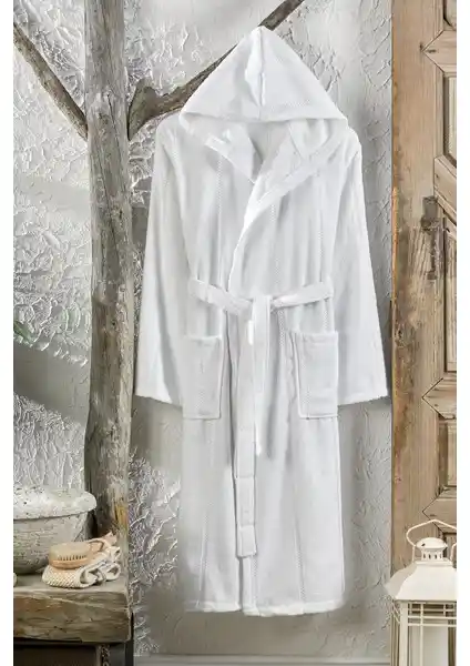 Semecca Lara Kadife Kapşonlu Bornoz İnceleme: Yüksek Kalite ve Konfor Sunan Tasarım