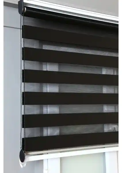 Siyah Düz Zebra Stor Perde: Modern ve Şık Tasarım ile Güneş Kontrolü Sağlar