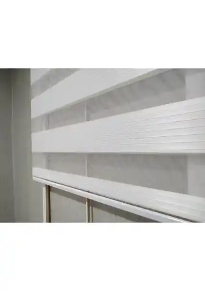 Story Perde Geniş ve Düz Tasarımıyla Modern İç Dekorasyon İçin Uygun Alternatif