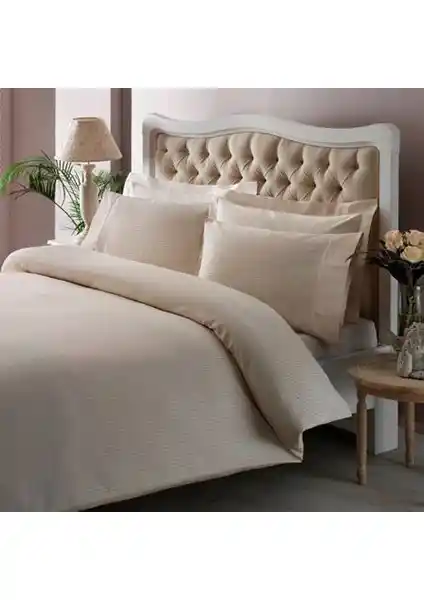 Taç Premium Basic Stripe Çift Kişilik Nevresim Takımı: Şıklık ve Konfor Bir Arada