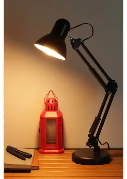 Telvesse Masa Lambası Akrobat Yaylı Metal ile Modern ve Fonksiyonel Aydınlatma Çözümü