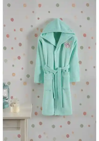 Varol Bambu Nakışlı Garson Boy Bornoz: Şık ve Konforlu Restoran Personeli Giyim Ürünü