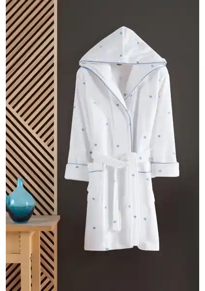 Varol Kalpli Nakışlı %100 Pamuk Love Serisi Bornoz Şıklık ve Konfor Sunan Modern Tasarım