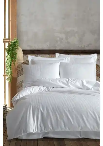 Varol Pamuk Saten Çizgili Çift Kişilik Nevresim Takımı: Şıklık ve Konforun Buluşması