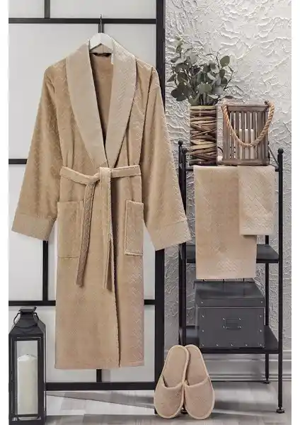 Vevien Home Ansaaj Kadife Jakarlı Bornoz Takımı Bej Lüks ve Rahat Tasarım Özellikleri