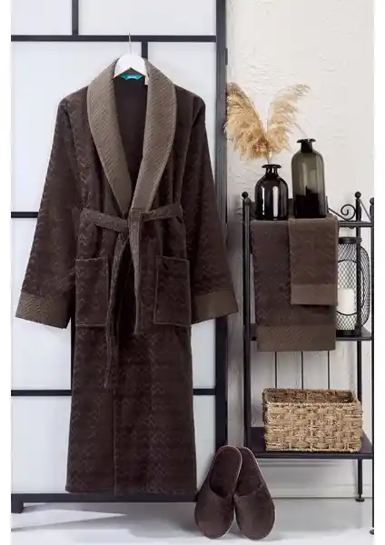 Vevien Home Ansaaj Kadife Jakarlı Bornoz Takımı Yüksek Kalite ve Şıklık Sunar