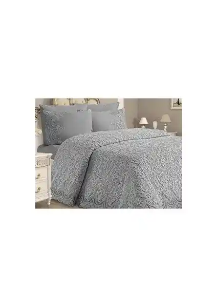 Yarençeyiz Dantelli Gelin Battaniye Seti: Şıklık ve Konforun Birleşimi