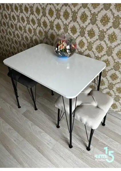 Yirmi15 Metal Ayaklı 60x90 Beyaz Mutfak Masası Modern Tasarım ve Dayanıklılık