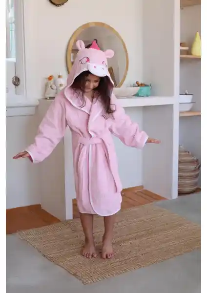 Zengin Home Çocuk Kapüşonlu Bornozu: Konforlu ve Eğlenceli Tasarım Detaylarıyla Öne Çıkar