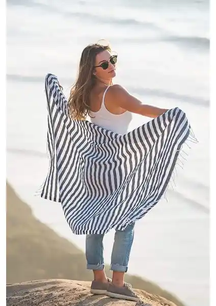 Zeynep Tekstil Stripe 75x150 cm Ultra Soft Plaj Havlusu Şıklık ve Konfor Sunan Hafif Tasarım