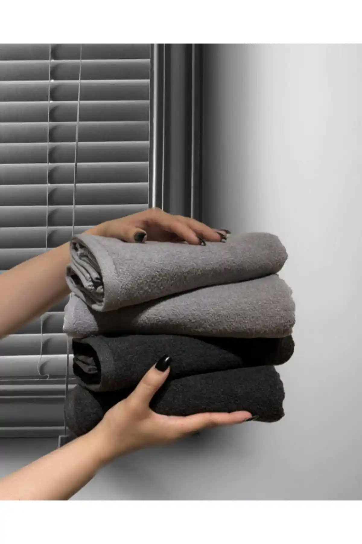 %100 Pamuklu 4'lü El ve Yüz Havlu Seti - Şık ve Dayanıklı Tasarım