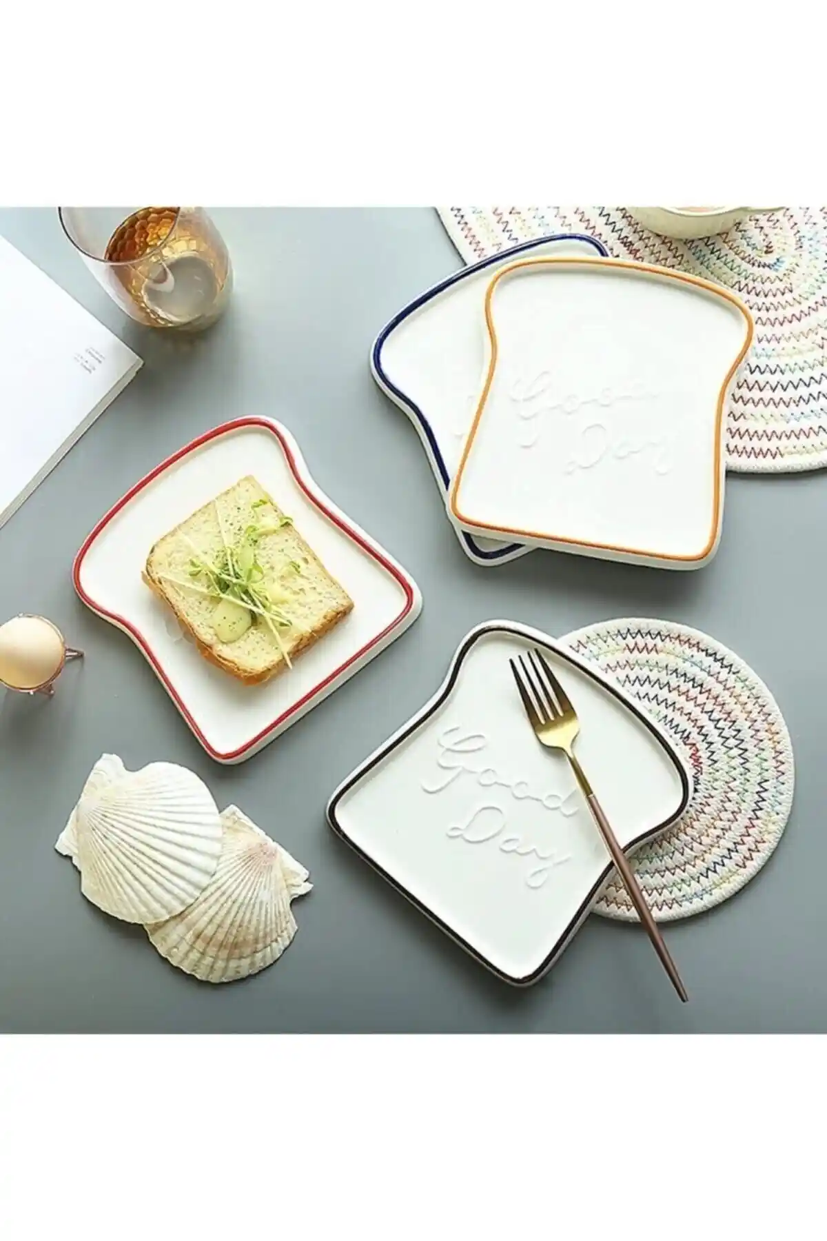 ARVALE 4 Adet Orta Boy Seramik Tost Tabağı Modern Tasarım ve Dayanıklılık