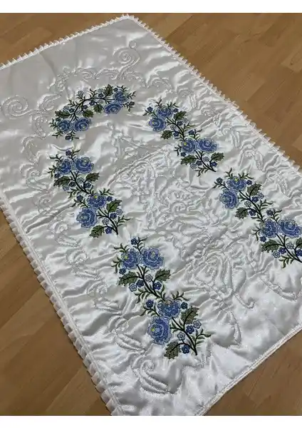 Ayhan Ayhanhomekrem Mavi Kaneviçe İşleme Nakışlı Saten Seccade Çeyizlik ve Günlük Kullanım İçin