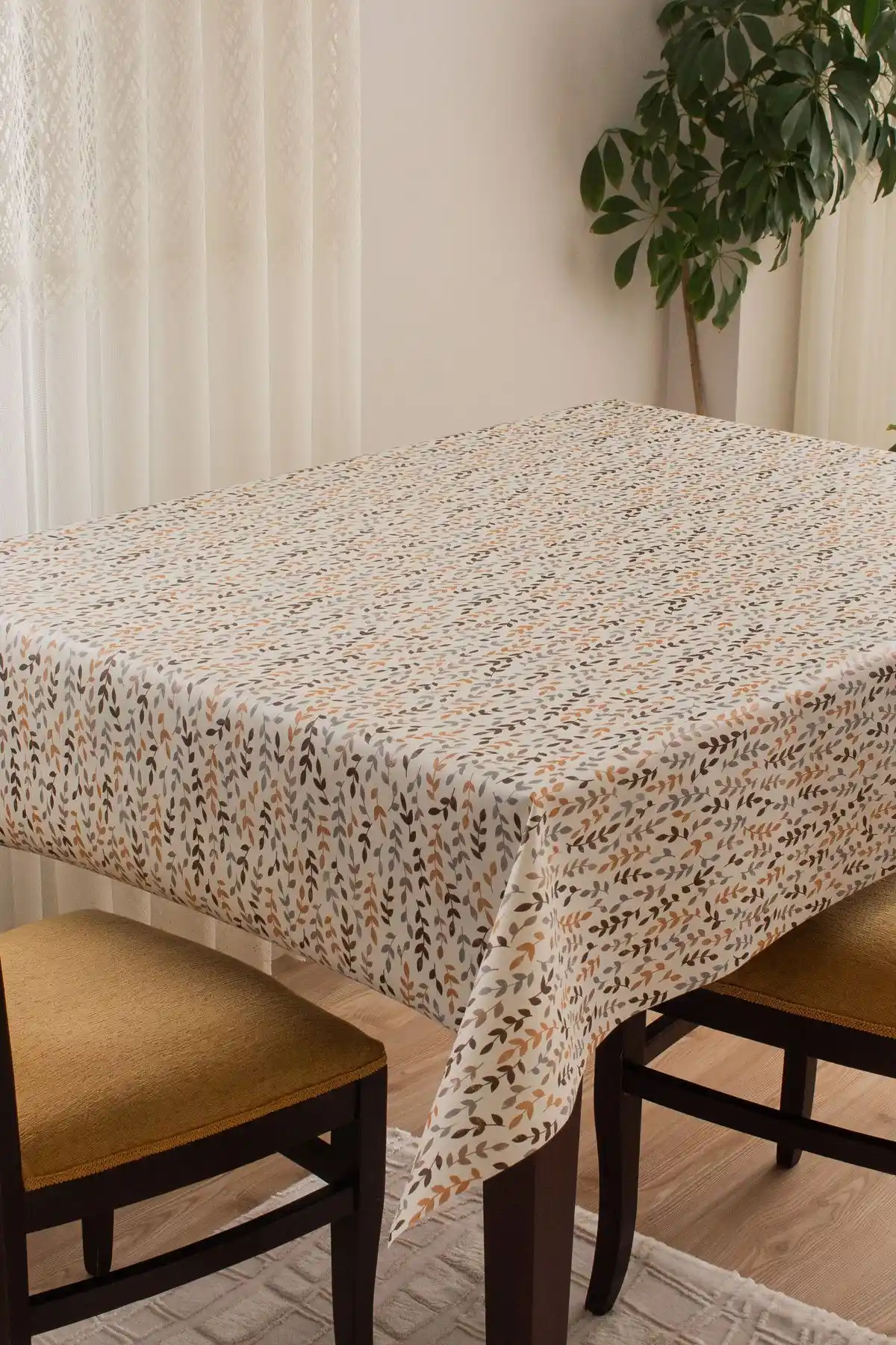 Barış Home Collection Çiçek Desenli Kahverengi Masa Örtüsü Pratik ve Şık Tasarım