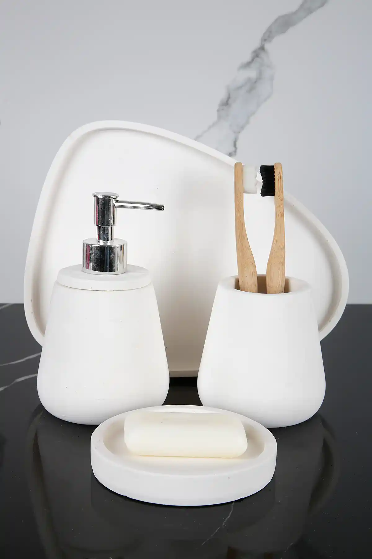 Betonmall 4 Parça Mermer Desenli Beton Banyo Seti Estetik ve Dayanıklılık Sunar