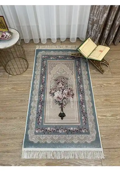 Brillant Seccade Kadife Dokusu ve Kaydırmaz Tabanıyla İbadetlerinizde Güven ve Konfor Sağlar