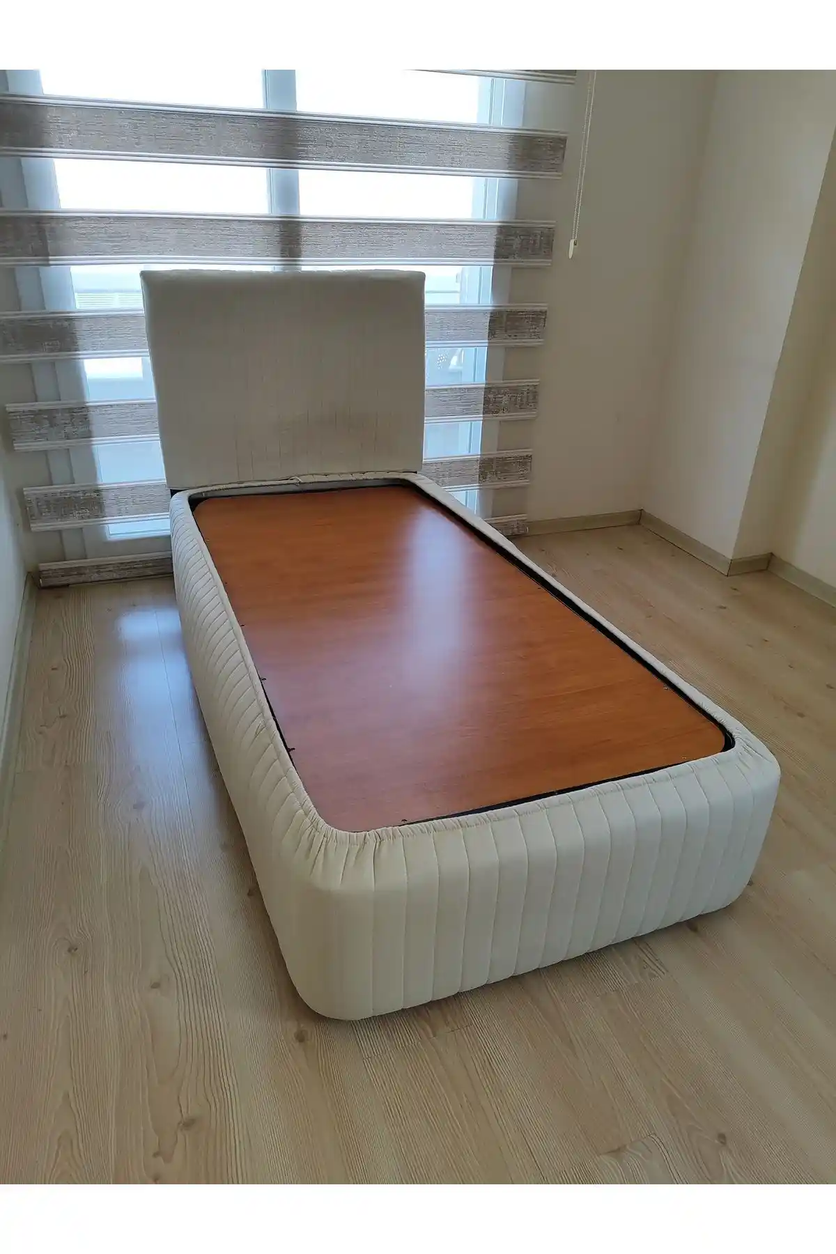 ByDekor Sonne Baza Kenarı Kılıfı ve Başlık Takımı Modern Yatak Odası Dekorasyonu İçin