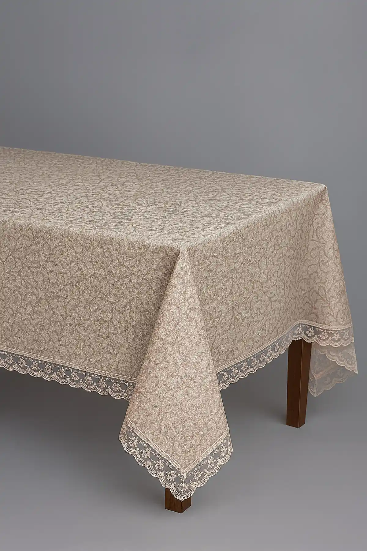 Cardea Dertsiz Masa Örtüsü: Şık ve Dayanıklı Polyester Masa Koruyucu Ürün