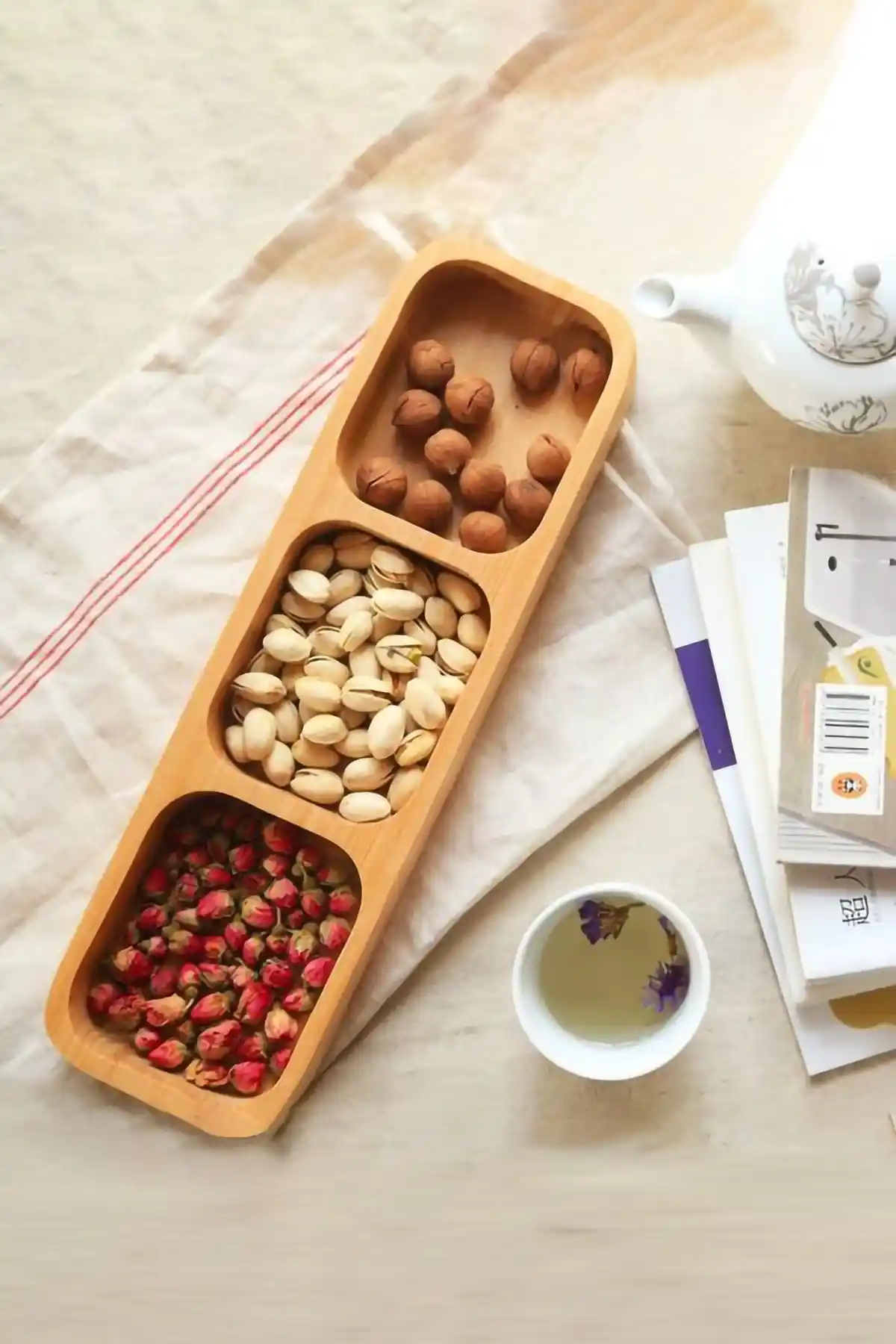 Dandy Doğal Ahşap Çerezlik Sunumluk: Estetik ve Dayanıklı Rustik Mutfak Dekoru