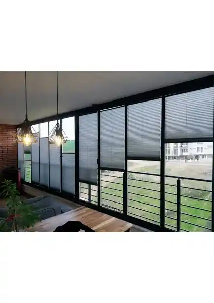 Denas Store Plise Perde Cam Balkon Perdesi: Modern ve Kullanışlı Dekorasyon Çözümü