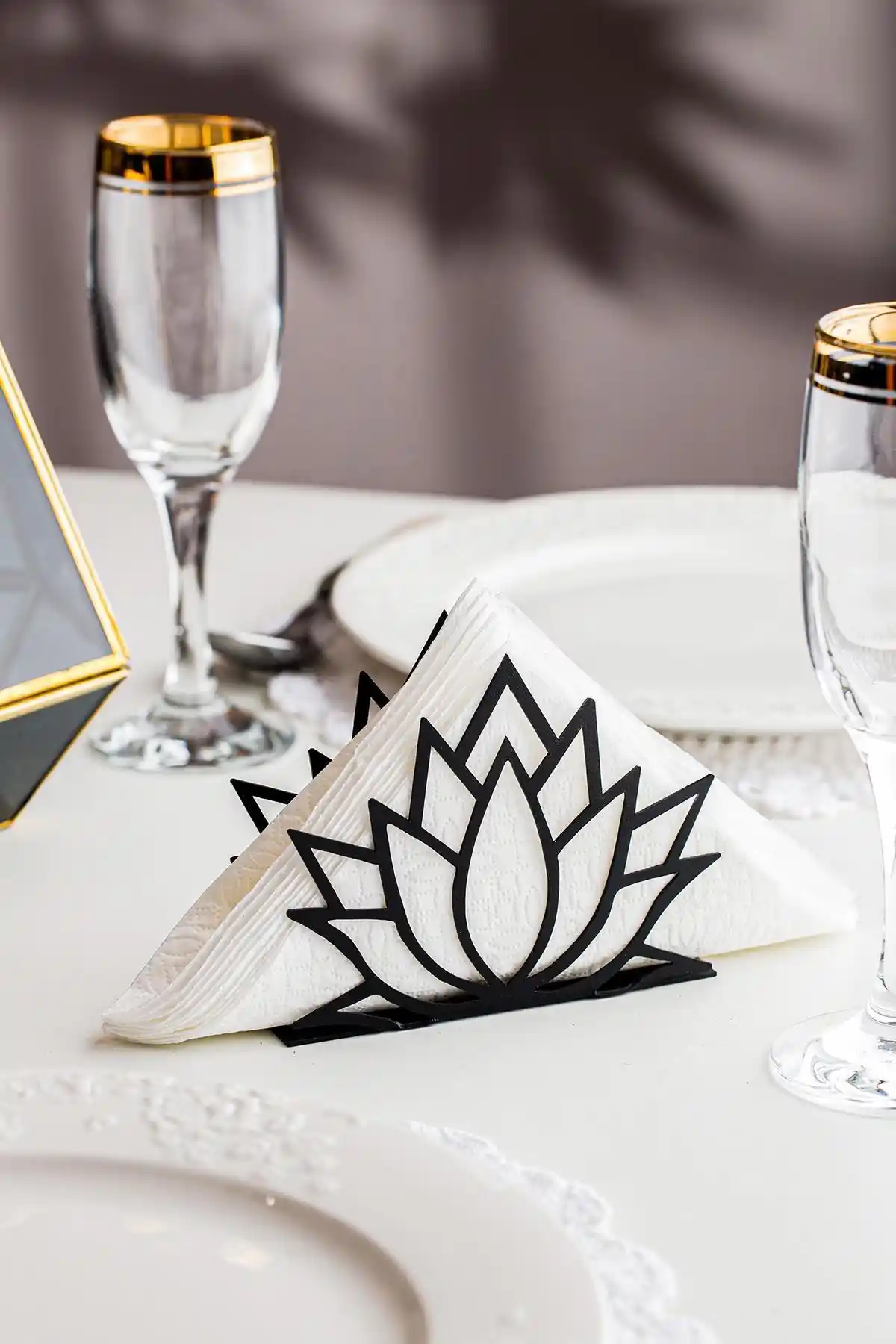 Doreline Lotus Çiçeği Masaüstü Dekoratif Peçetelik ve Havluluk Modern Tasarım