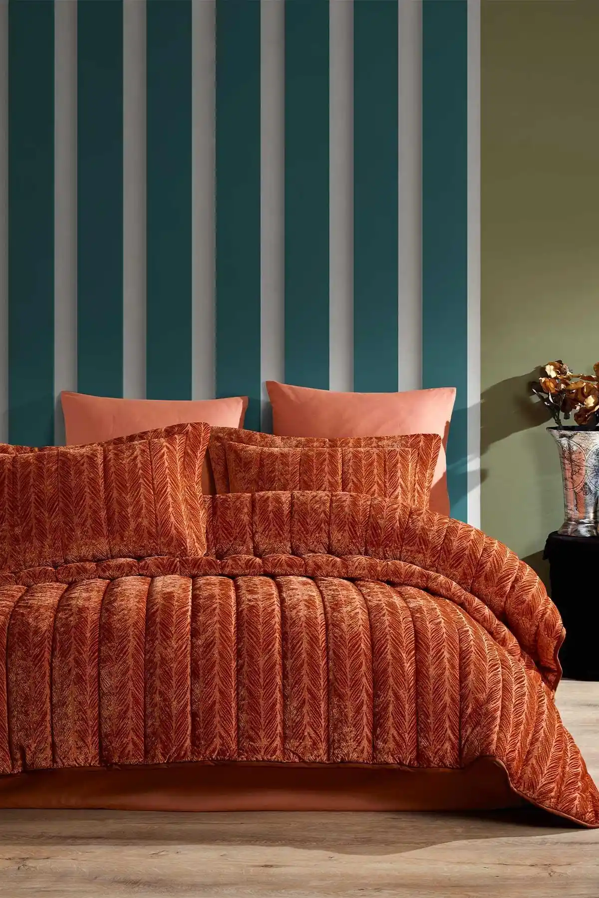 Elart Velvet Comfort Set: Modern ve Şık Çift Kişilik Yatak Takımı Özellikleri ve Kullanım İpuçları