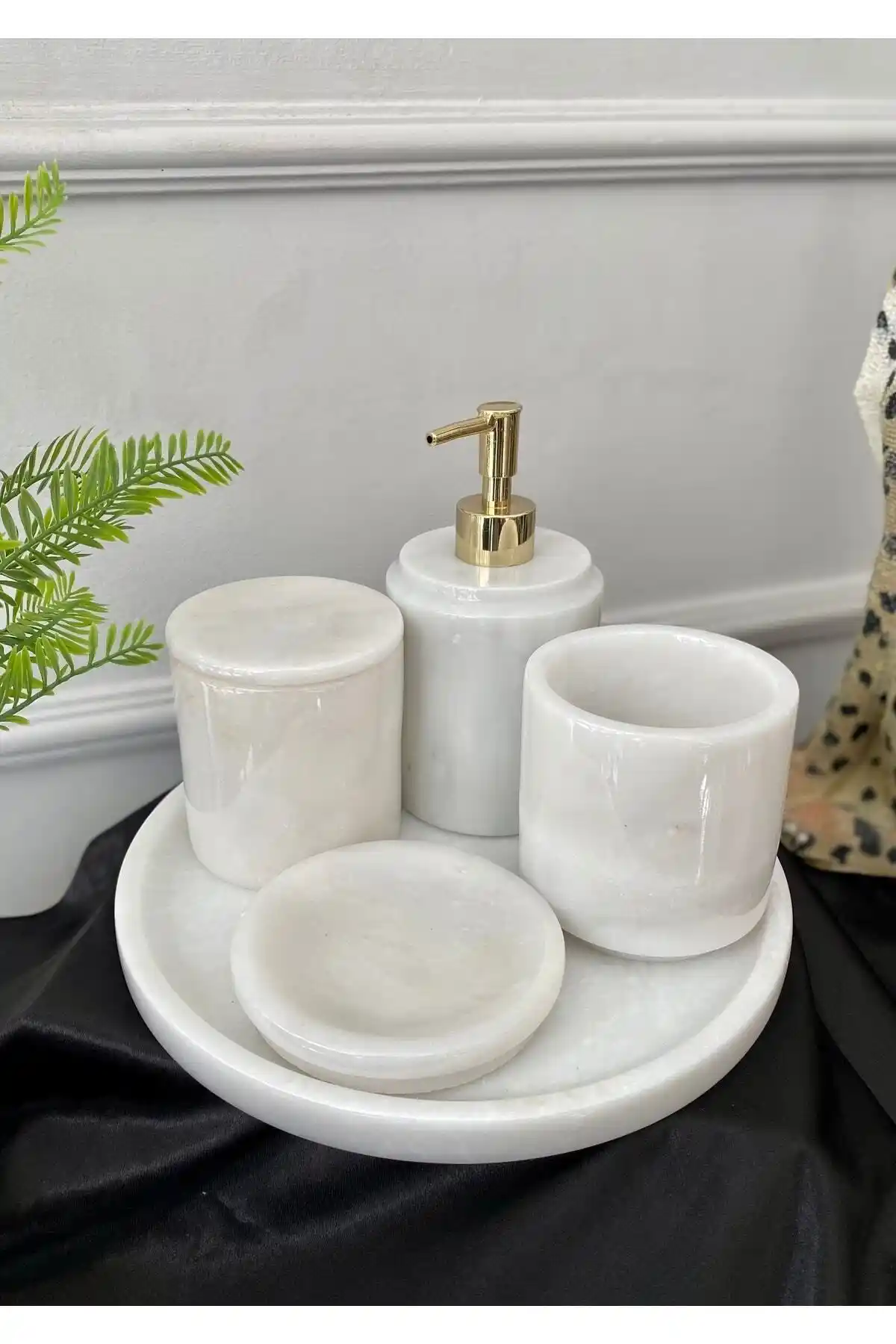 Elysian Mermer Banyo Seti: Şık ve Fonksiyonel Tasarım ile Banyonuza Zarif Dokunuş