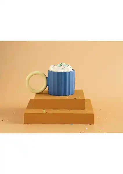 English Home Angled Yeni Bone China Kupa: Estetik ve Fonksiyonellik Bir Arada