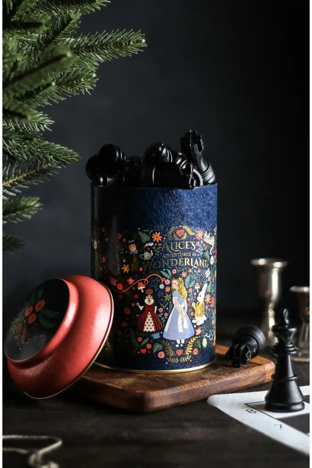 Evle Er115-9a Tales Alices Desenli Baharatlık: Şık ve Dayanıklı Mutfak Aksesuarı