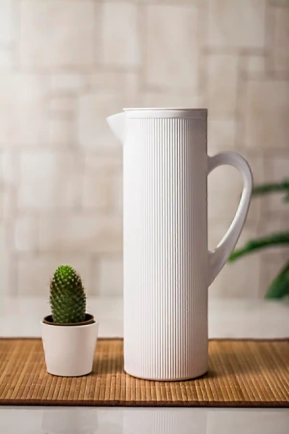 EWs Arkilik Barok 1,5 Lt Beyaz Sürahi: Şık ve Dayanıklı Modern Mutfak Gereci