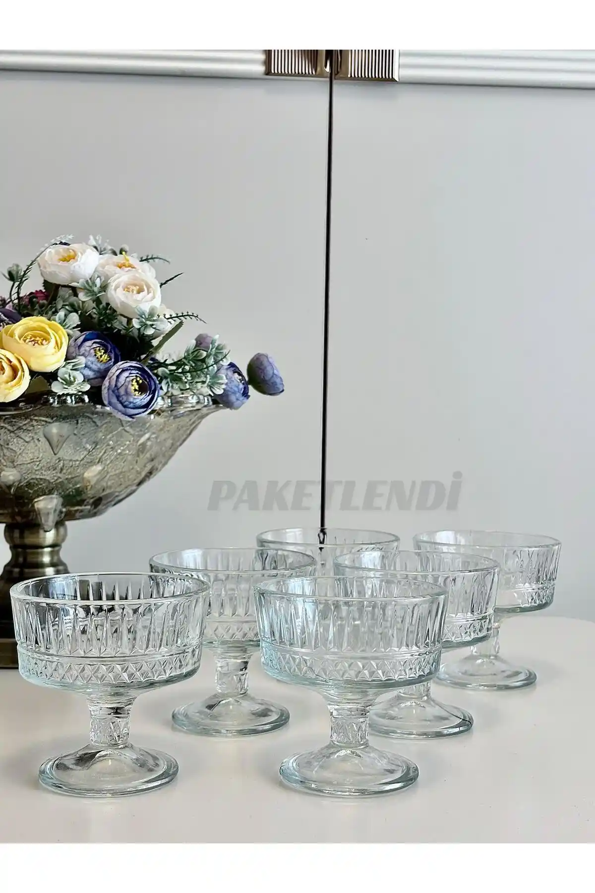 Genel Markalar Ayaklı Dondurma ve Magnolia Kasesi: Estetik ve Kullanışlı Sunum Çözümleri