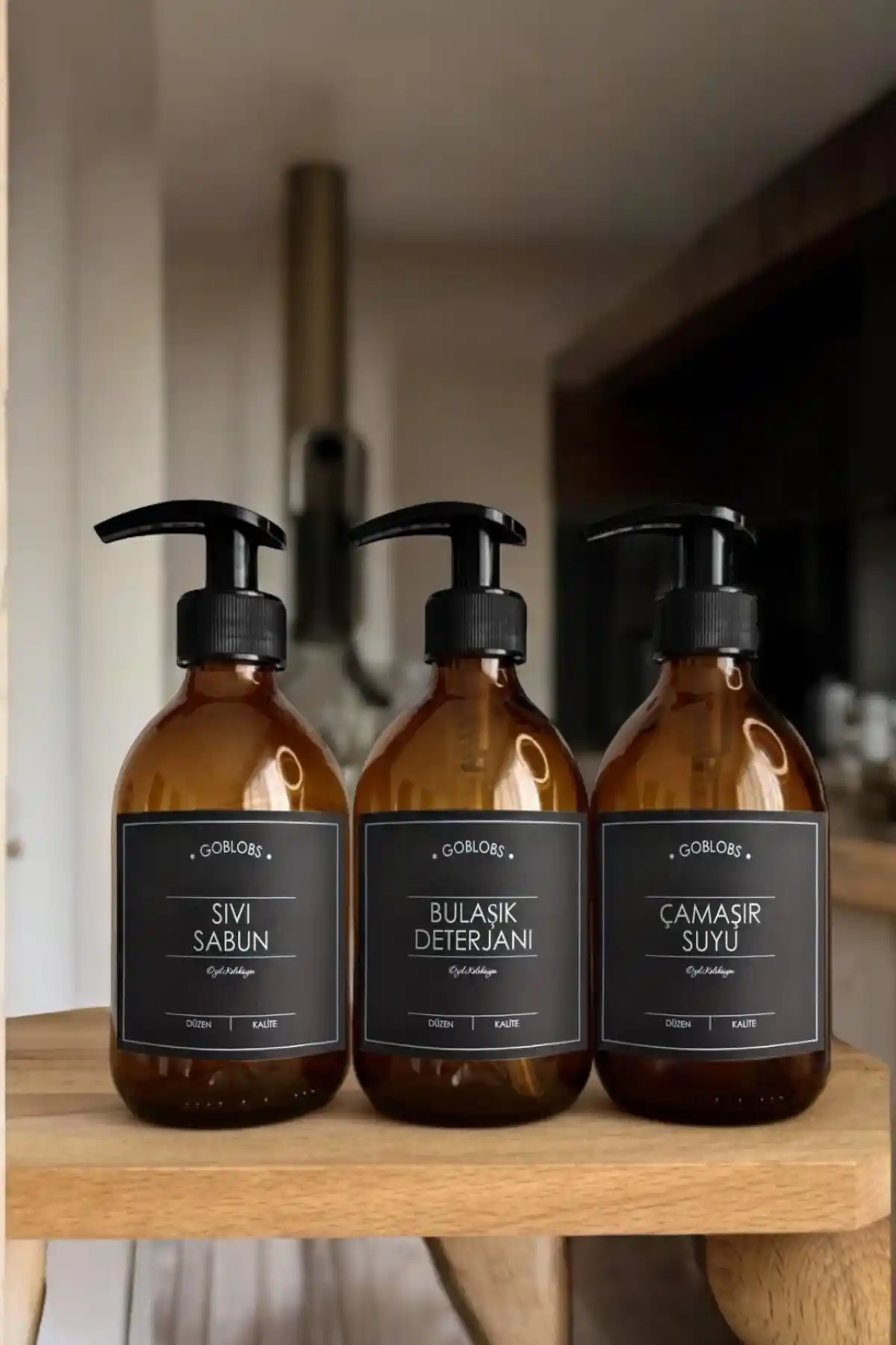 GO BLOBS 3'lü Cam Şişeler Seti: Şık ve Çok Yönlü Dekoratif Sıvı Ürünleri Saklama Çözümü