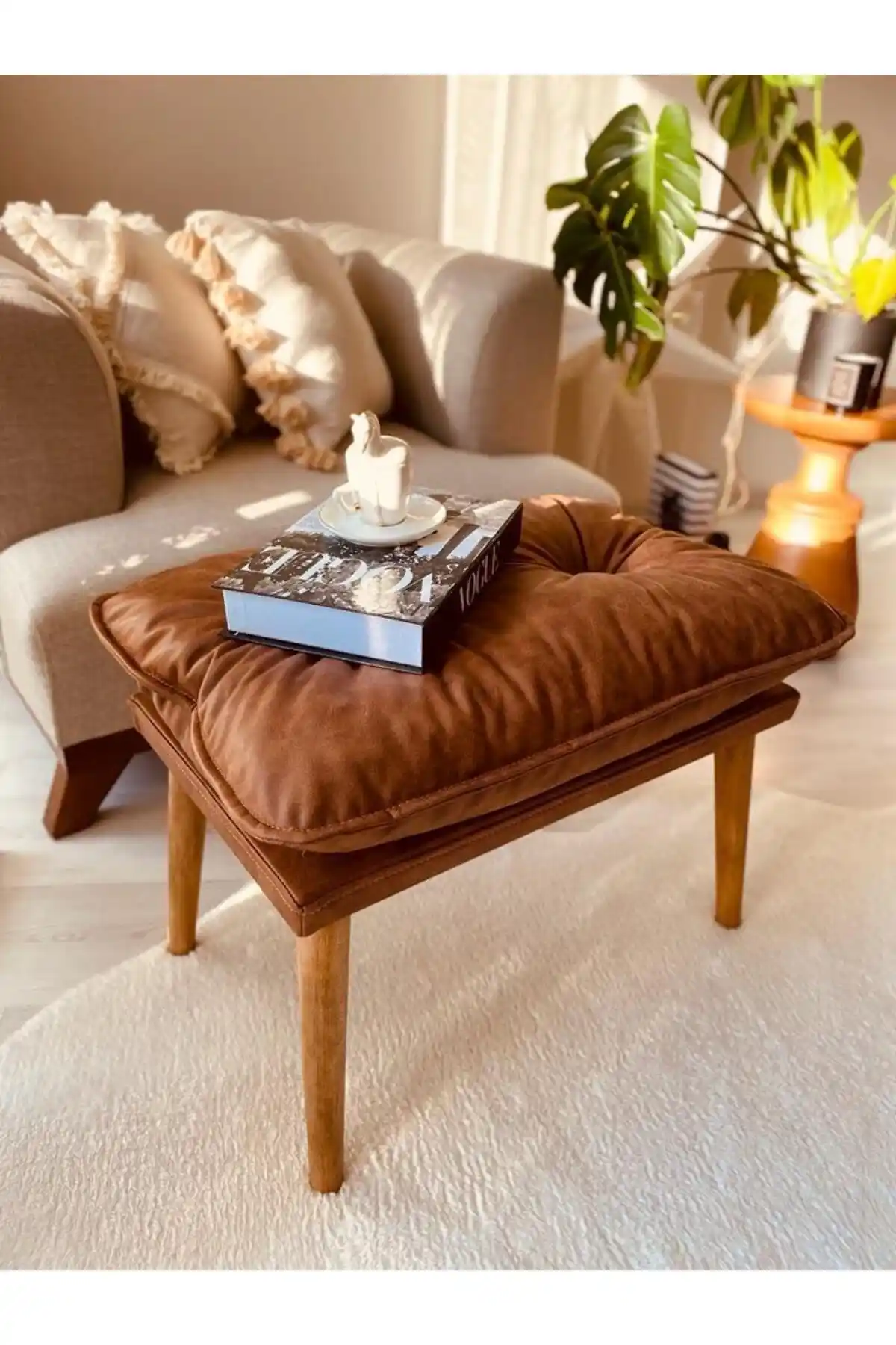 Gürgen Retro Ayaklı Handmade Kahve Lüx Suni Deri Kaplama Puf Sandalye