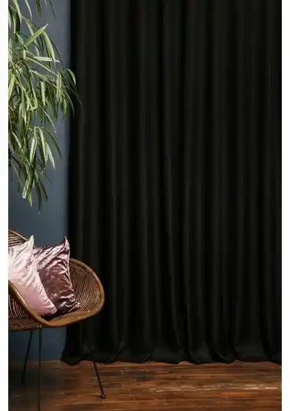İ.D İpek Dokuma Siyah Termal Blackout Perde: Modern ve Fonksiyonel Güneş Işığı Engelleyici Çözüm