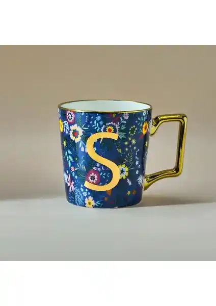 Karaca Flower S Harfli Kupa: Estetik ve Fonksiyonellik Sunan Günlük Kullanım İçin Tasarlanmış Kupa