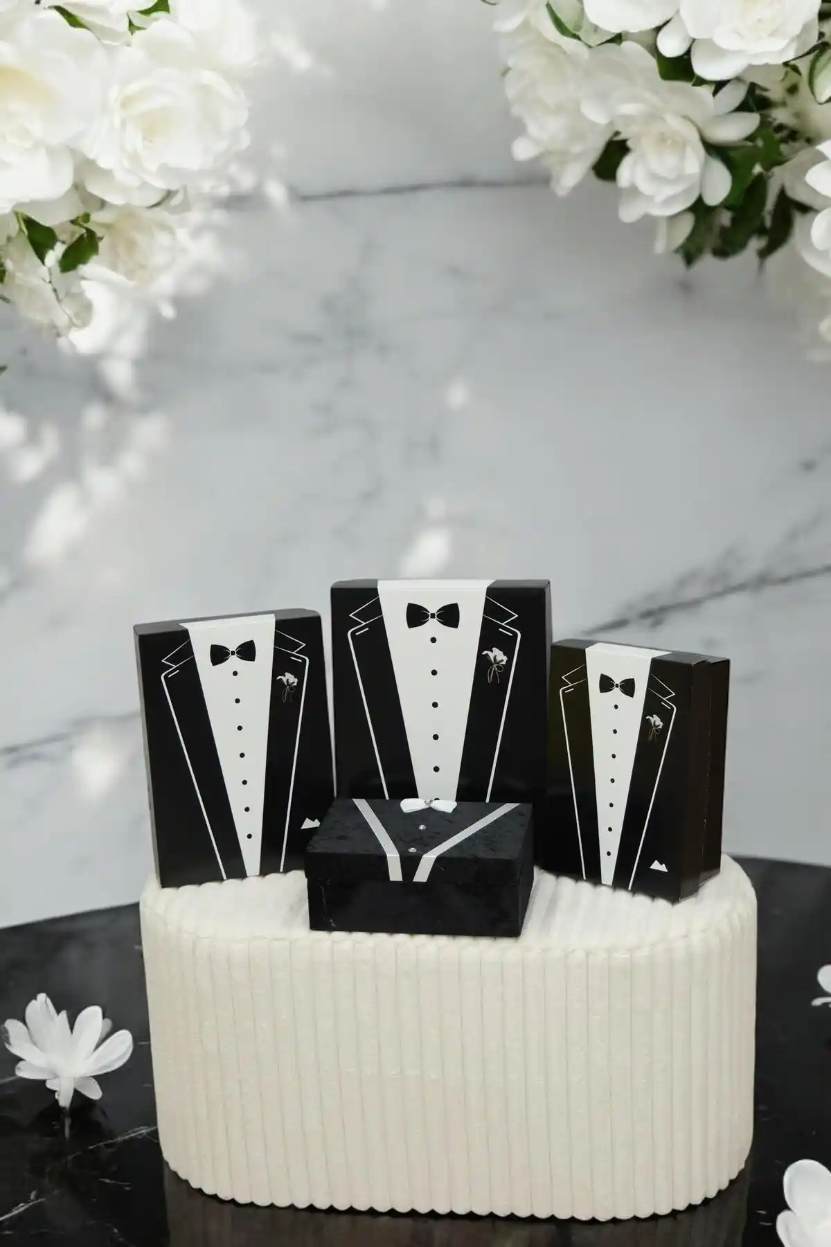 Kırçova Tekstil Lotusa 4'lü Damat Bohça ve Çeyiz Kutu Seti Modern ve Şık Tasarım